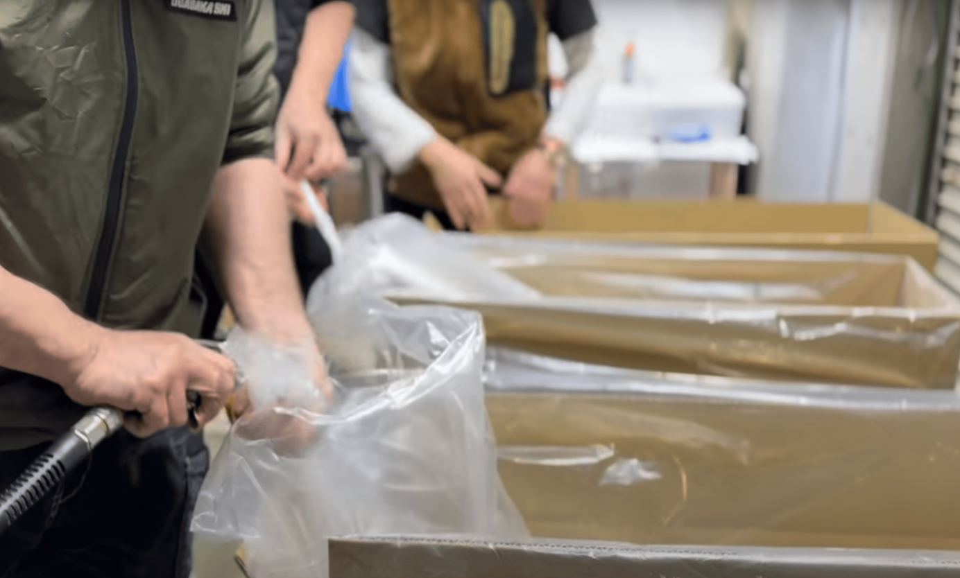 Fish transport bags are a core part of the setup. They need to be durable, sized correctly, and suited for the fish being moved. We don’t treat bags like a generic supply item. They’re a piece of life-support for the trip. Fish transport bags are a core part of the setup. They need to be durable, sized correctly, and suited for the fish being moved. We don’t treat bags like a generic supply item. They’re a piece of life-support for the trip.